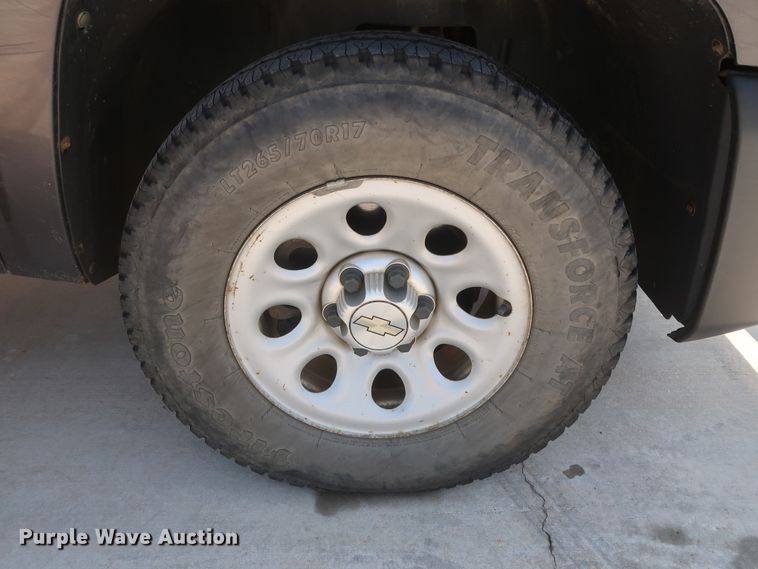 image for item HS9528 2011 Chevrolet Silverado 1500  Ext. Cab pickup truck