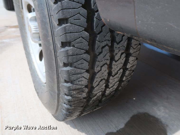 image for item HS9528 2011 Chevrolet Silverado 1500  Ext. Cab pickup truck