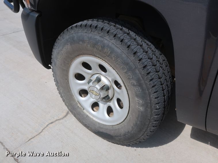 image for item HS9528 2011 Chevrolet Silverado 1500  Ext. Cab pickup truck