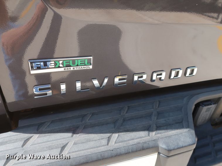 image for item HS9528 2011 Chevrolet Silverado 1500  Ext. Cab pickup truck