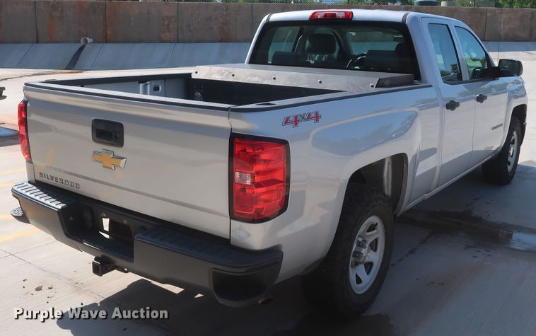 image for item HS9532 2015 Chevrolet Silverado 1500  Double Cab pickup truck