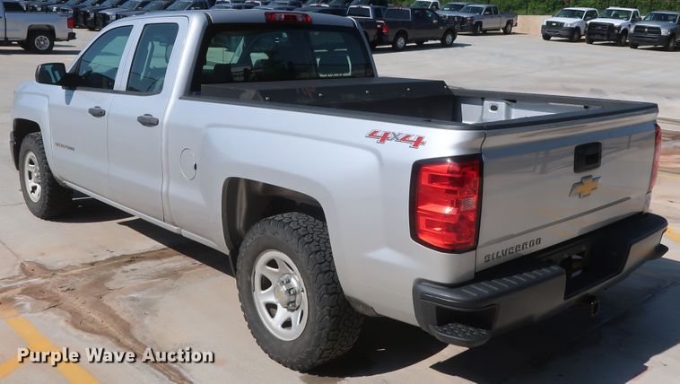 image for item HS9532 2015 Chevrolet Silverado 1500  Double Cab pickup truck