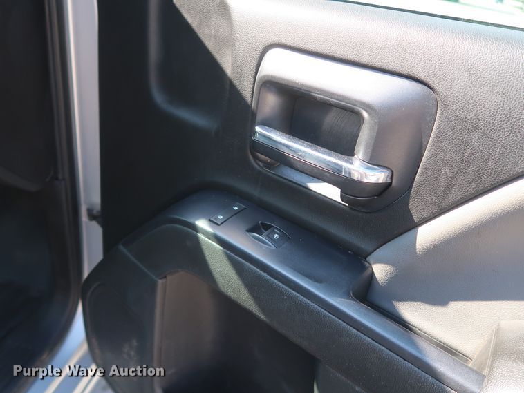 image for item HS9532 2015 Chevrolet Silverado 1500  Double Cab pickup truck