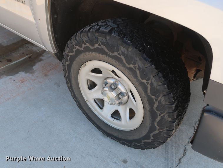 image for item HS9532 2015 Chevrolet Silverado 1500  Double Cab pickup truck