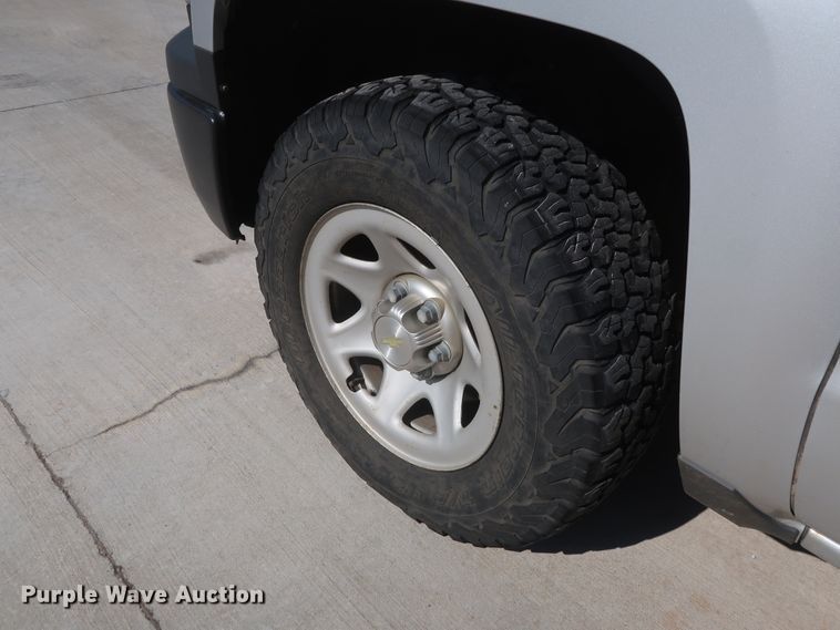 image for item HS9532 2015 Chevrolet Silverado 1500  Double Cab pickup truck