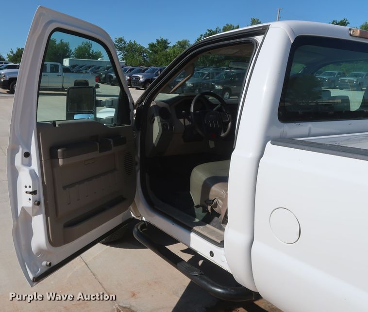 image for item HS9535 2008 Ford F250 Super Duty XL  pickup truck