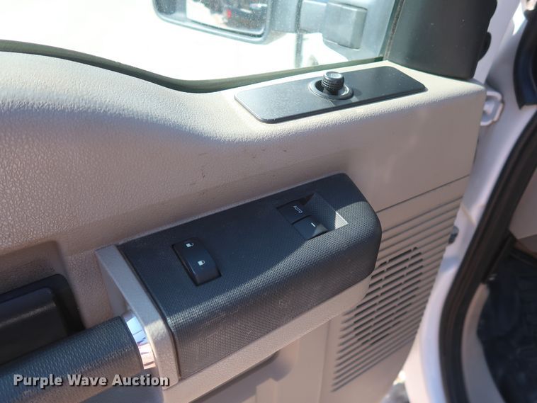 image for item HS9535 2008 Ford F250 Super Duty XL  pickup truck