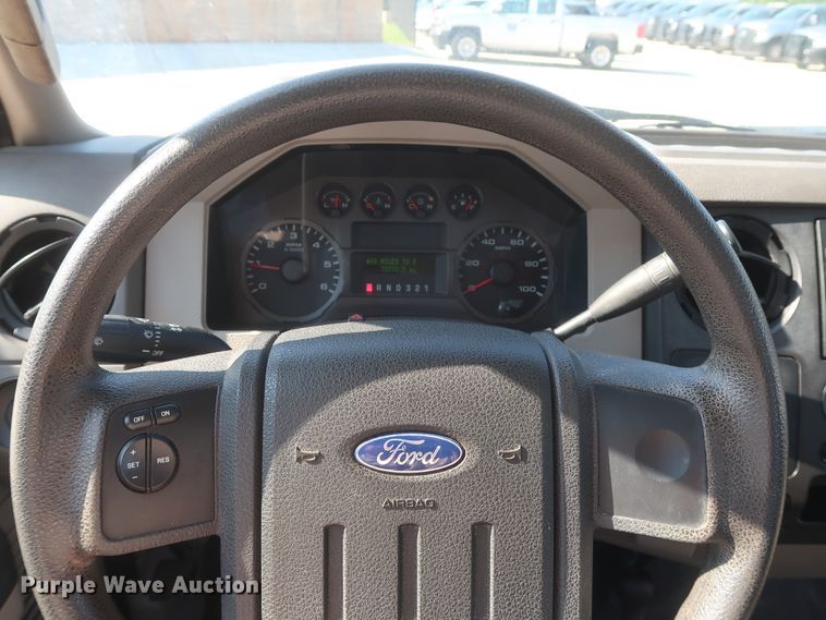 image for item HS9535 2008 Ford F250 Super Duty XL  pickup truck