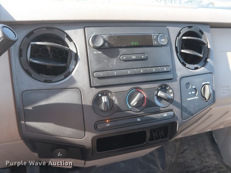 image for item HS9535 2008 Ford F250 Super Duty XL  pickup truck