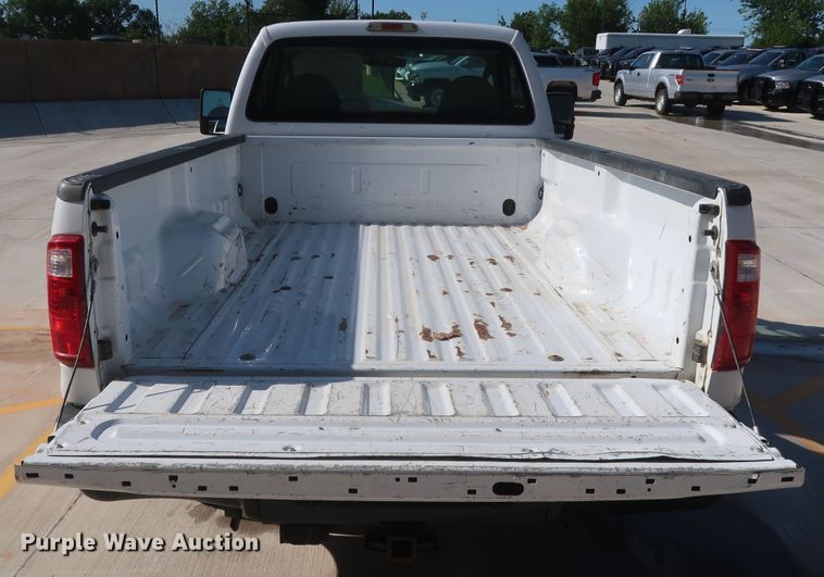 image for item HS9535 2008 Ford F250 Super Duty XL  pickup truck