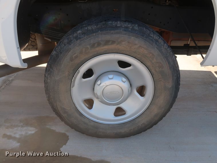 image for item HS9535 2008 Ford F250 Super Duty XL  pickup truck