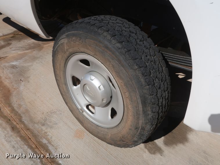 image for item HS9535 2008 Ford F250 Super Duty XL  pickup truck