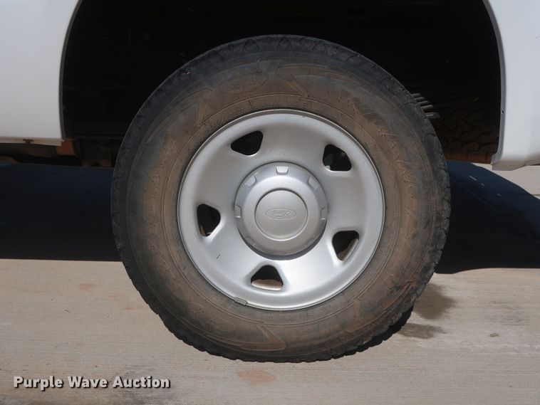 image for item HS9535 2008 Ford F250 Super Duty XL  pickup truck