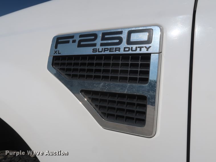 image for item HS9535 2008 Ford F250 Super Duty XL  pickup truck