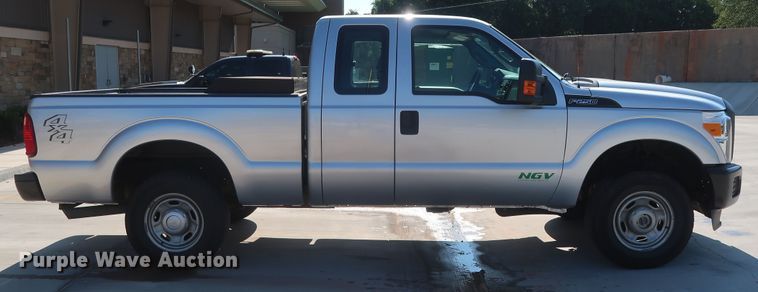 image for item HS9536 2015 Ford F250 Super Duty  SuperCab pickup truck