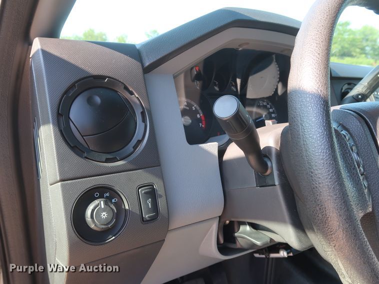 image for item HS9536 2015 Ford F250 Super Duty  SuperCab pickup truck