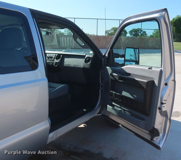 image for item HS9536 2015 Ford F250 Super Duty  SuperCab pickup truck