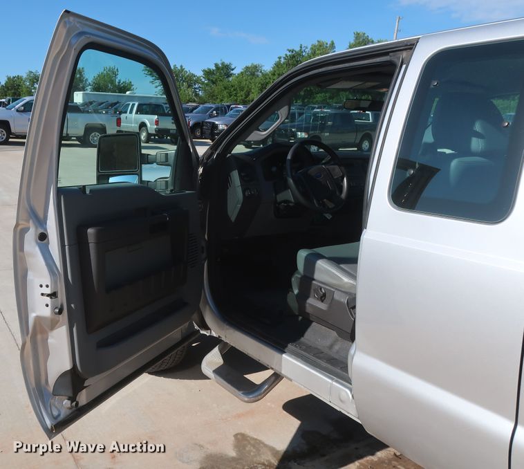 image for item HS9537 2012 Ford F250 Super Duty  SuperCab pickup truck