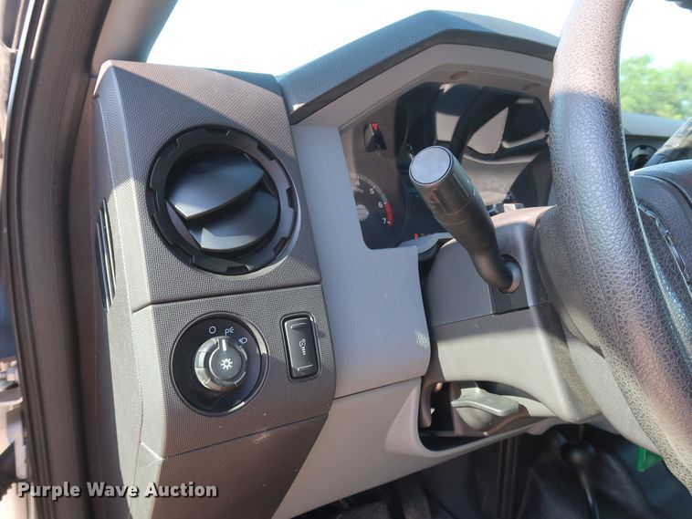 image for item HS9537 2012 Ford F250 Super Duty  SuperCab pickup truck