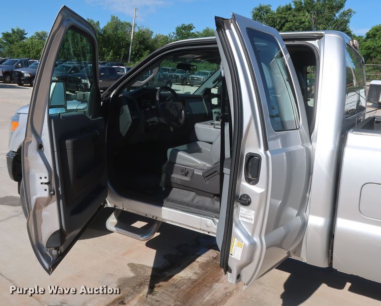 image for item HS9537 2012 Ford F250 Super Duty  SuperCab pickup truck