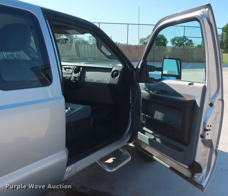 image for item HS9537 2012 Ford F250 Super Duty  SuperCab pickup truck