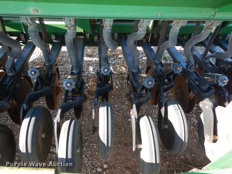 image for item HV9006 Great Plains D13 grain drill