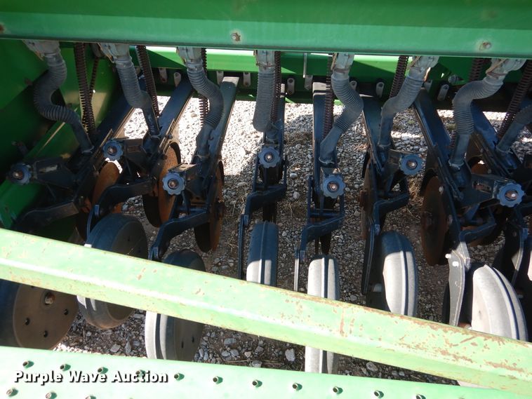 image for item HV9006 Great Plains D13 grain drill
