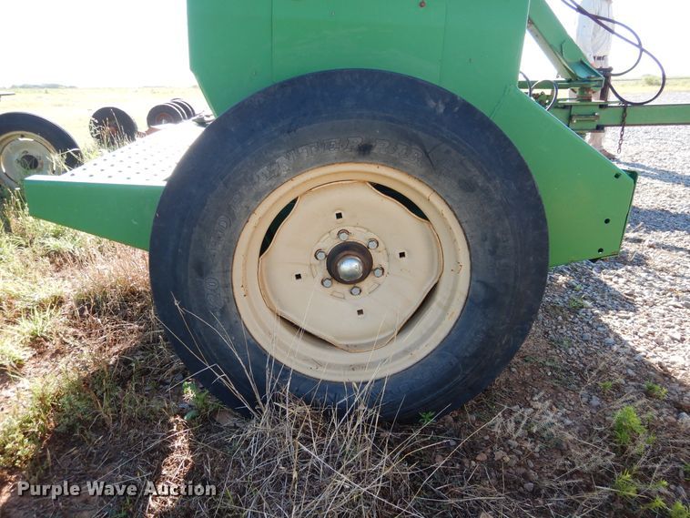 image for item HV9006 Great Plains D13 grain drill