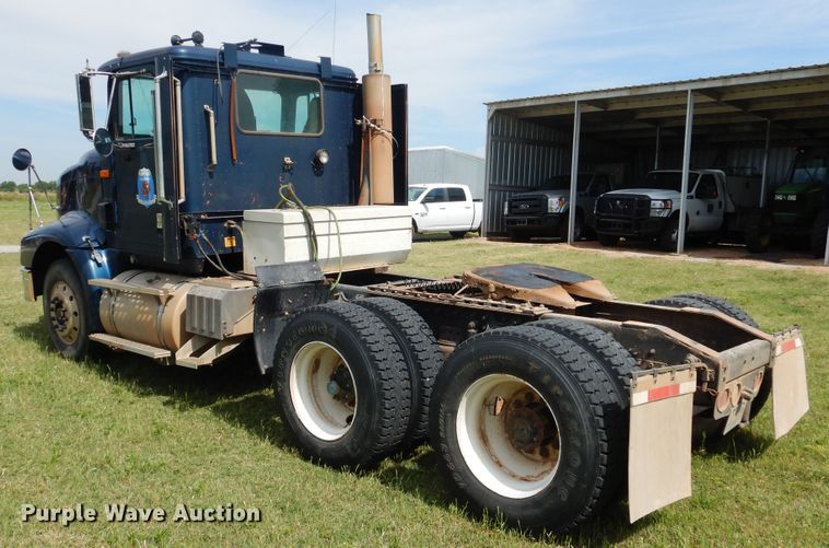 image for item HV9020 1998 International 9400  semi truck