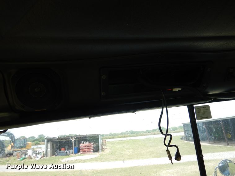 image for item HV9020 1998 International 9400  semi truck