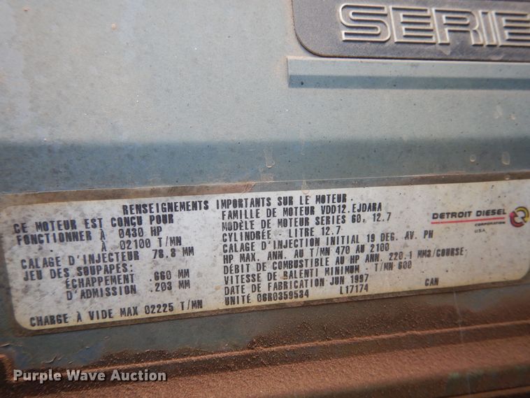 image for item HV9020 1998 International 9400  semi truck