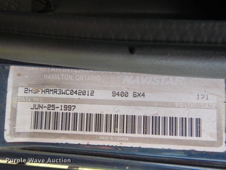 image for item HV9020 1998 International 9400  semi truck