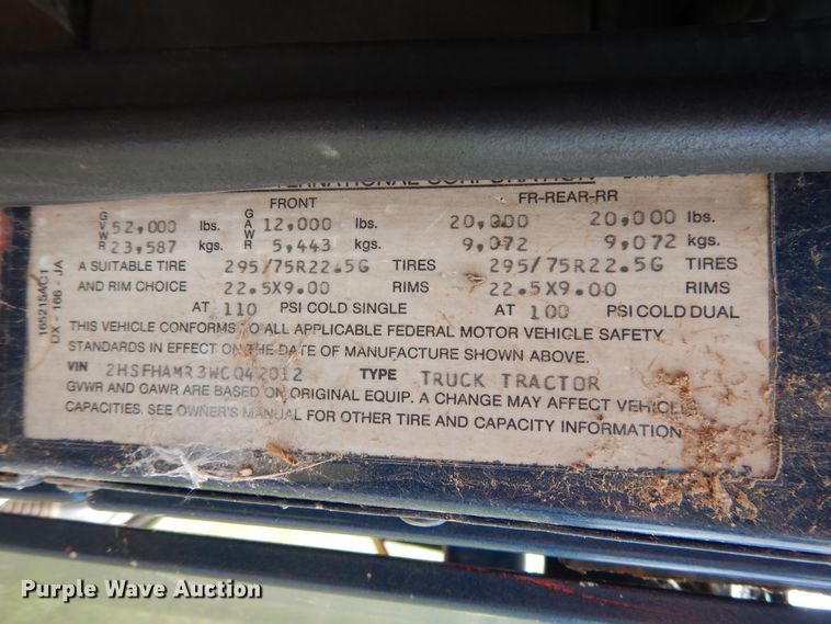 image for item HV9020 1998 International 9400  semi truck