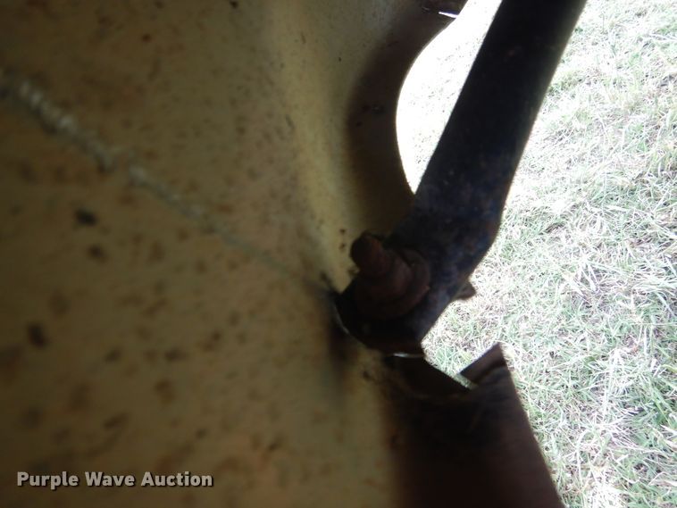 image for item HV9020 1998 International 9400  semi truck