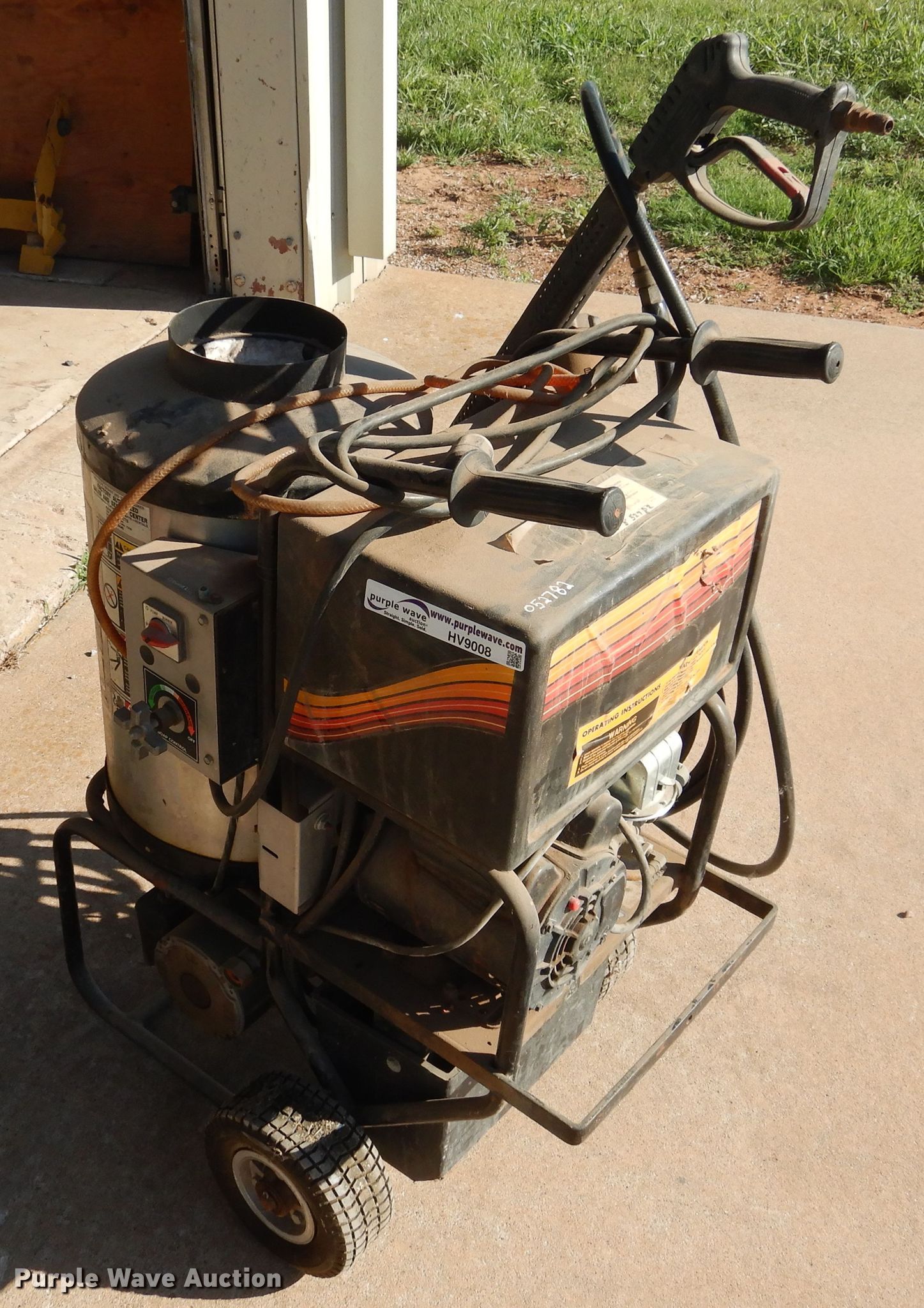 Aladdin hot pressure washer in Davidson, OK Item HV9008 sold Purple