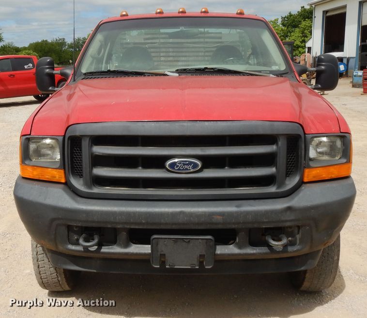 image for item DE5724 2001 Ford F450 Super Duty  flatbed truck