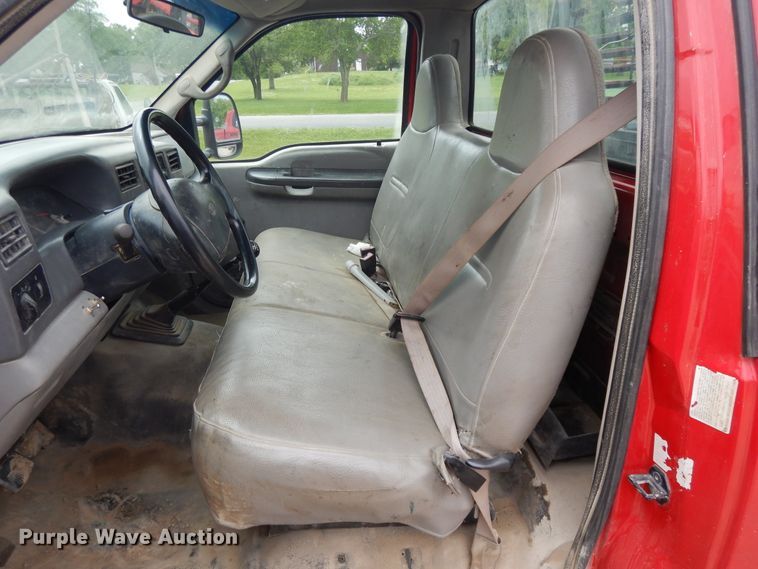 image for item DE5724 2001 Ford F450 Super Duty  flatbed truck