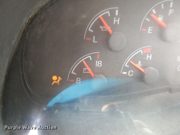 image for item DE5724 2001 Ford F450 Super Duty  flatbed truck