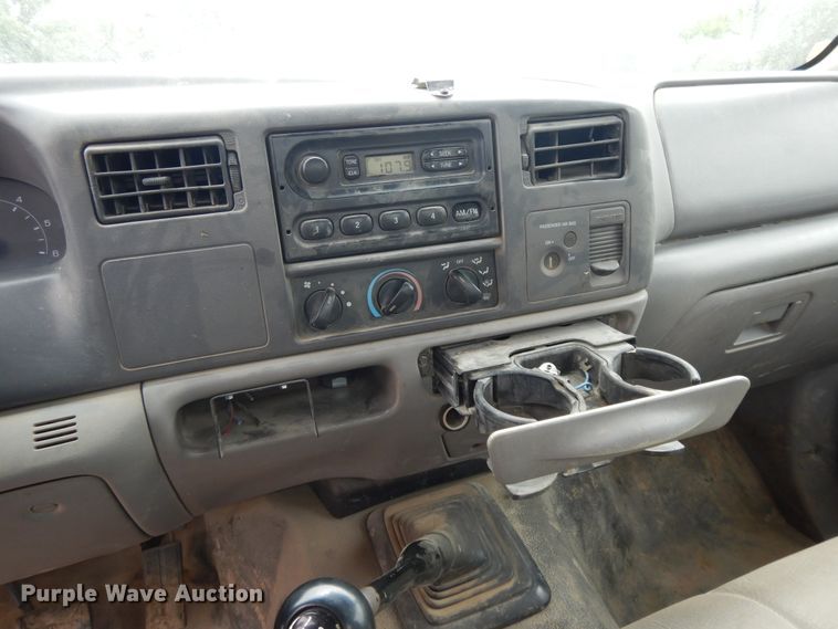 image for item DE5724 2001 Ford F450 Super Duty  flatbed truck