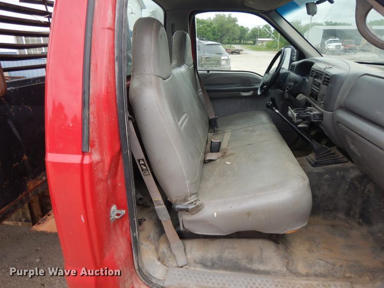 image for item DE5724 2001 Ford F450 Super Duty  flatbed truck