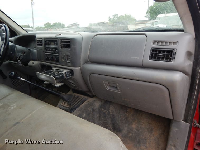 image for item DE5724 2001 Ford F450 Super Duty  flatbed truck