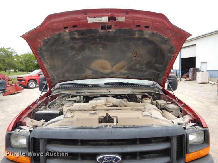 image for item DE5724 2001 Ford F450 Super Duty  flatbed truck