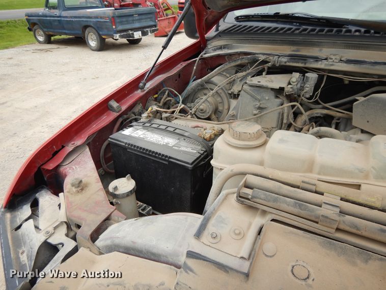 image for item DE5724 2001 Ford F450 Super Duty  flatbed truck