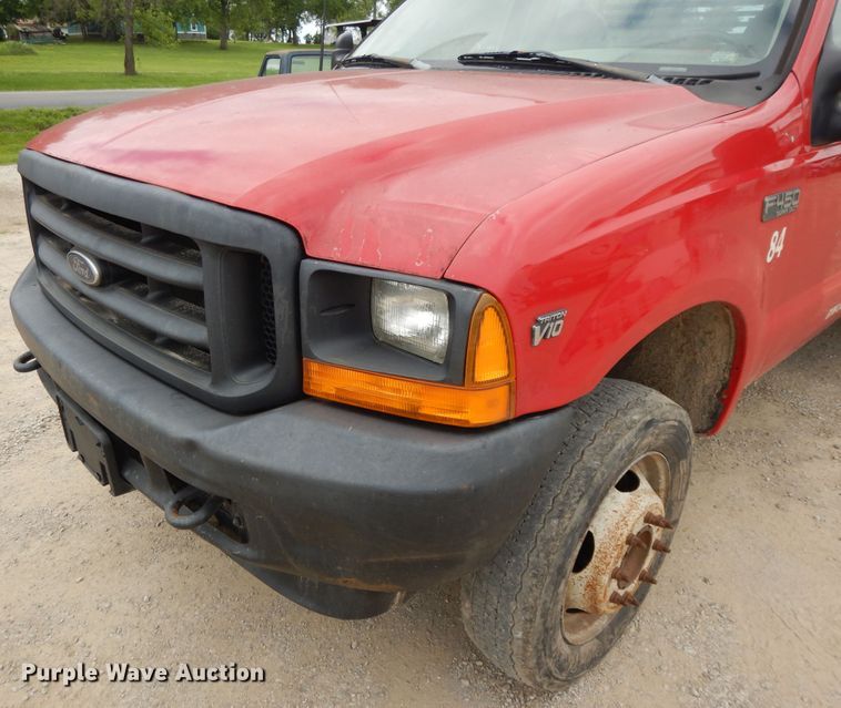 image for item DE5724 2001 Ford F450 Super Duty  flatbed truck