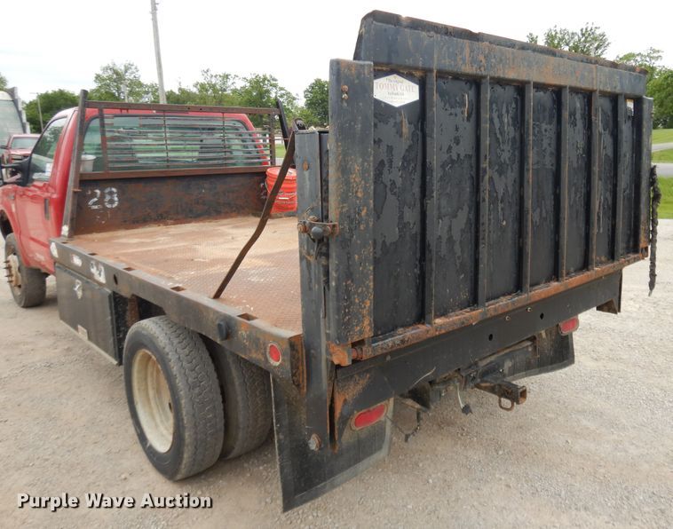 image for item DE5724 2001 Ford F450 Super Duty  flatbed truck