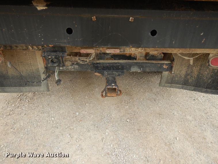image for item DE5724 2001 Ford F450 Super Duty  flatbed truck