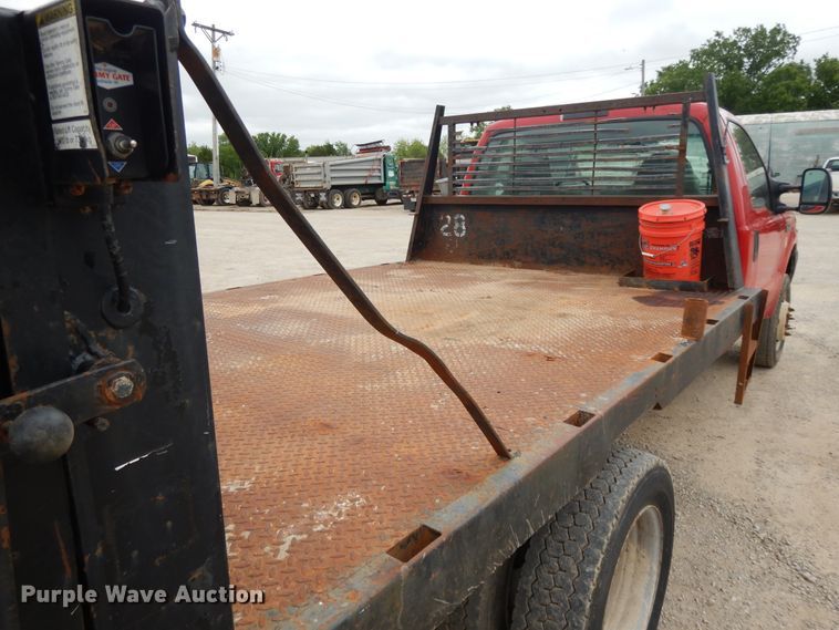 image for item DE5724 2001 Ford F450 Super Duty  flatbed truck