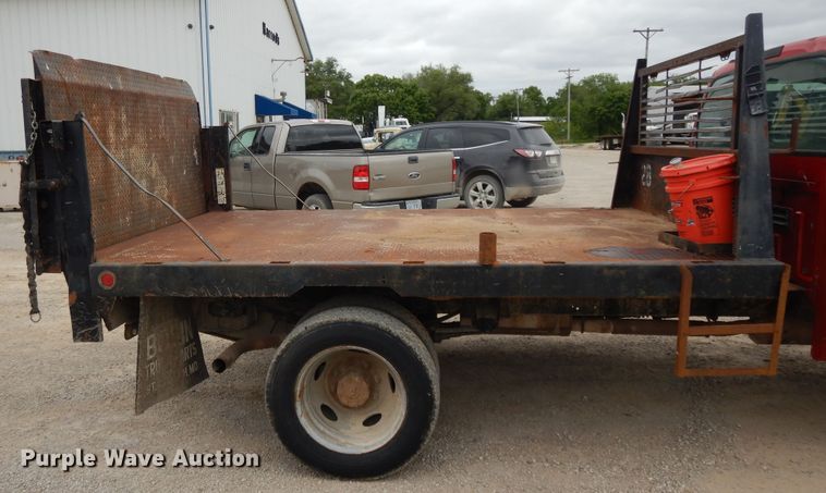 image for item DE5724 2001 Ford F450 Super Duty  flatbed truck
