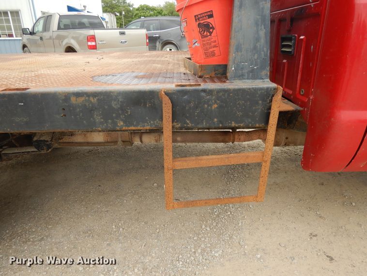 image for item DE5724 2001 Ford F450 Super Duty  flatbed truck