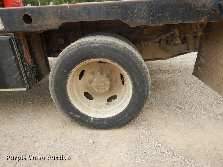 image for item DE5724 2001 Ford F450 Super Duty  flatbed truck